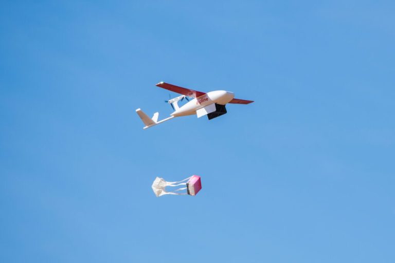 RWANDA PARTNERED WITH A SAN FRANCISCO DRONE STARTUP TO DELIVER BLOOD (ZIPLINE INTERNATIONAL)