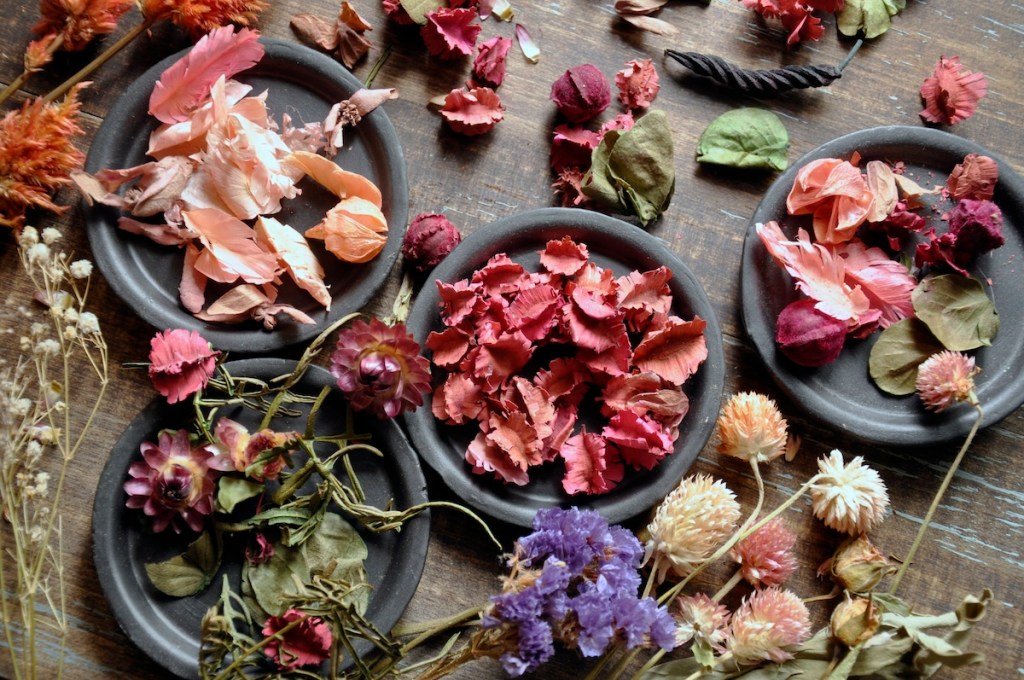 Dried flowers for potpourri